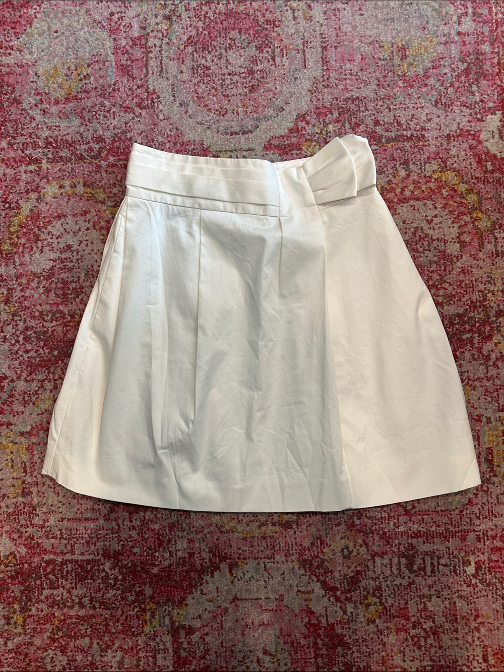 BCBGMaxAzria White Pleated Mini Skirt